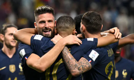 Giroud, Mbappe Help France Beat Australia 4–1 at World Cup