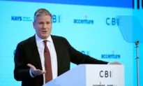 Labour’s Starmer Offers Business Leaders ‘Pragmatic’ Approach to Migration