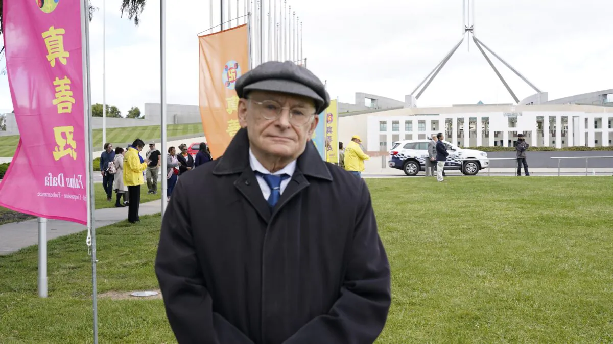 David Matas, a renowned Canadian human rights lawyer, spoke at the rally in Canberra, Australia on Nov. 22, 2022. (Frank Lu/New Tang Dynasty)