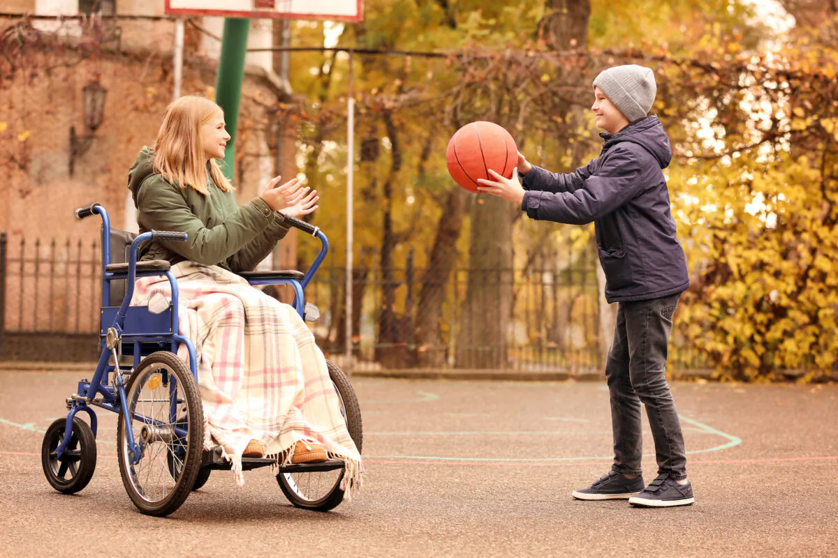 Teaching children to live by principles encourages their naturally good desires, such as wanting to love and be loved, learn, serve others, and give. (Africa Studio/Shutterstock)