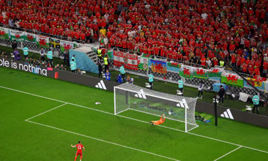 US Ties Wales 1–1 in Their World Cup Opener