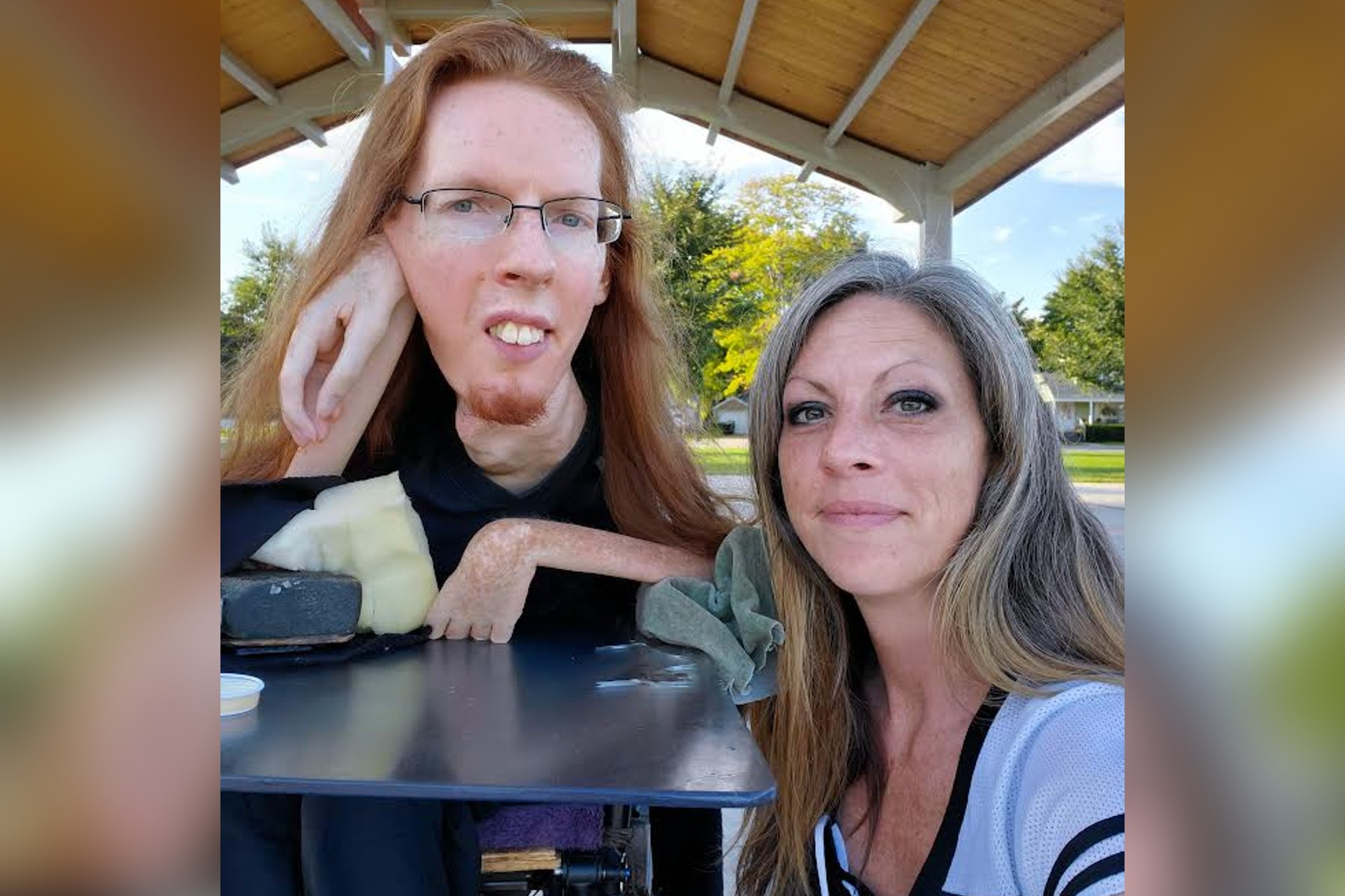 Man Who Blames Loss of Daughter to COVID Hospital Treatment Protocols Helps Extract a Patient Being Treated With Controversial Drug - Vimarsana News