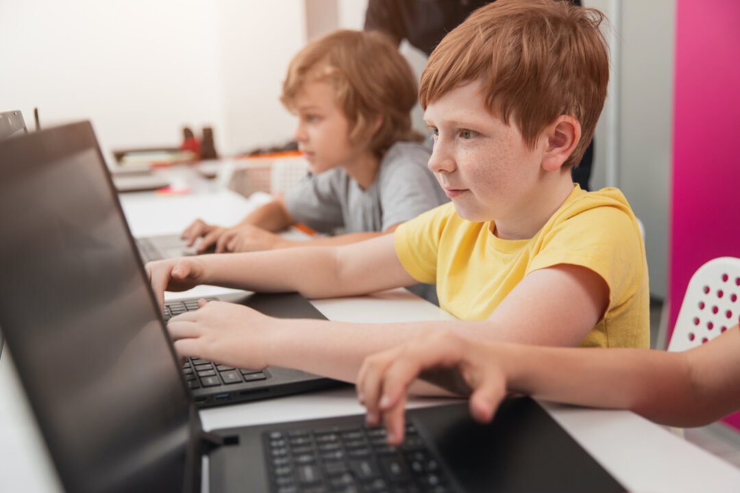 Research has reported that screen media use may reduce functional connectivity between cognitive areas. (Max kegfire/Shutterstock)