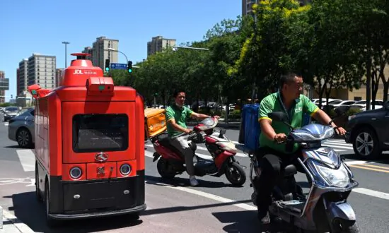 Chinese Courier Companies Face Fierce Competition Amid Intrusion Into Southeast Asia