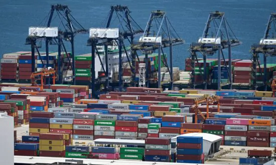 China’s New Order Index Falls for 3 Consecutive Months Amid Declining Global Demand