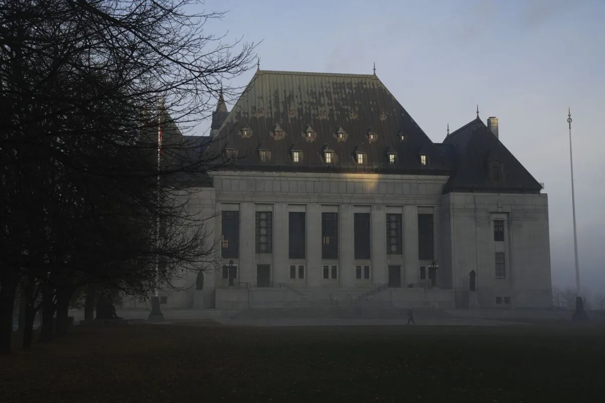 Supreme Court of Canada is seen shrouded in fog in Ottawa on Nov 4, 2022. (The Canadian Press/Sean Kilpatrick)
