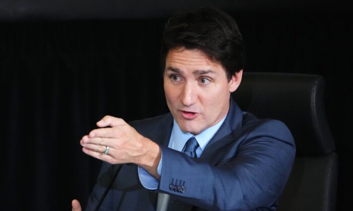 总理贾斯汀·特鲁多 (Justin Trudeau) 于 2022 年 11 月 25 日在渥太华的公共秩序紧急委员会作证。（Sean Kilpatrick/加拿大出版社）