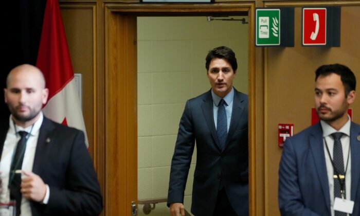 2022 年 11 月 25 日，总理贾斯汀·特鲁多 (Justin Trudeau) 午休后返回渥太华公共秩序紧急委员会作证。（Sean Kilpatrick/加拿大新闻社）