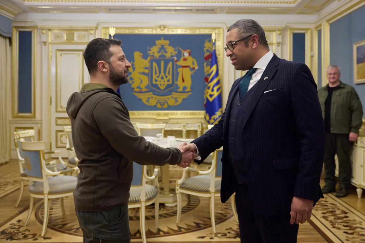 Foreign Secretary James Cleverly meets Ukrainian President Volodymyr Zelenskyy in Kyiv, Ukraine, on Nov. 25, 2022. (UK Foreign Office)