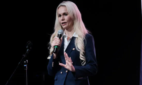Trump-Backed Alaska Senate Candidate Criticizes McConnell for Massive Spending Boost for GOP Opponent