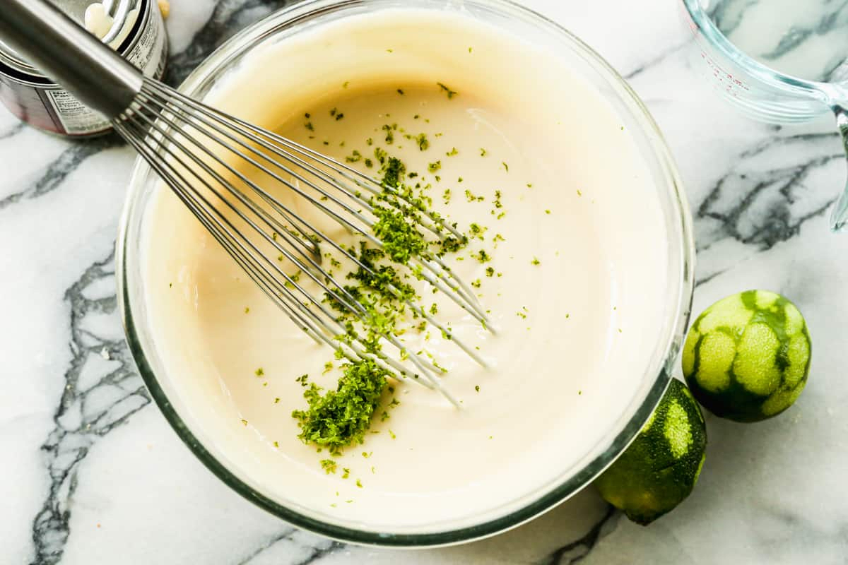 making key lime pie