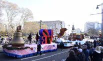 Philadelphia Turns Out for America’s Oldest Thanksgiving Day Parade