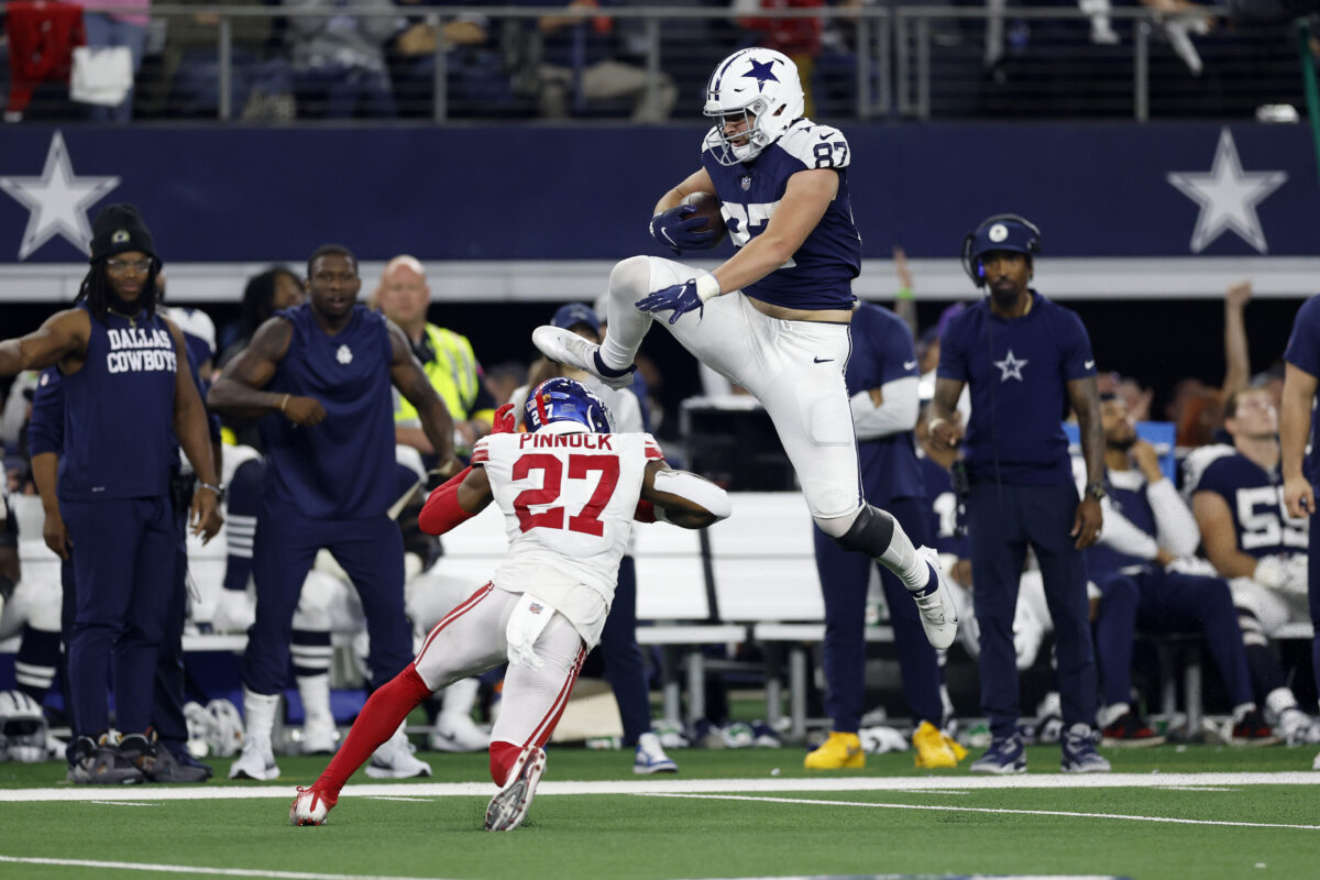 Cowboys TEs celebrate 4th-quarter touchdown with whack-a-mole in