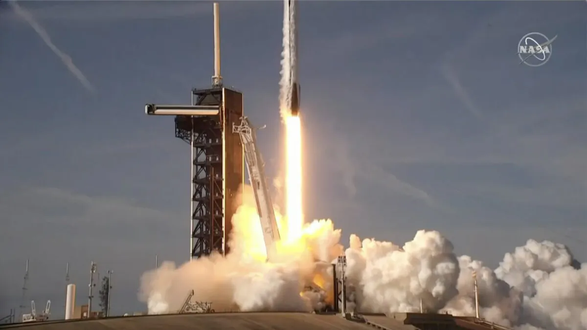 A Falcon 9 rocket launches from Cape Canaveral, Fla., on Nov. 26, 2022, in a still from video. (NASA via AP/Screenshot via The Epoch Times)