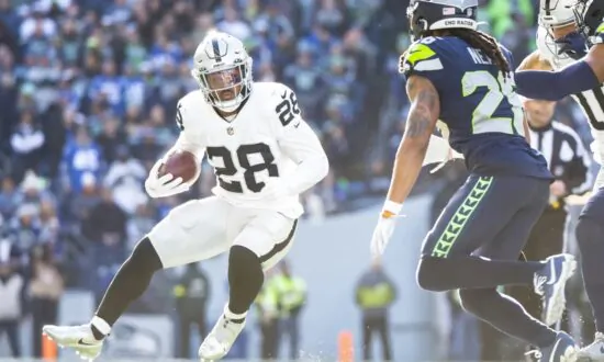NFL Roundup: Josh Jacobs Carries Raiders to OT Victory vs. Seahawks