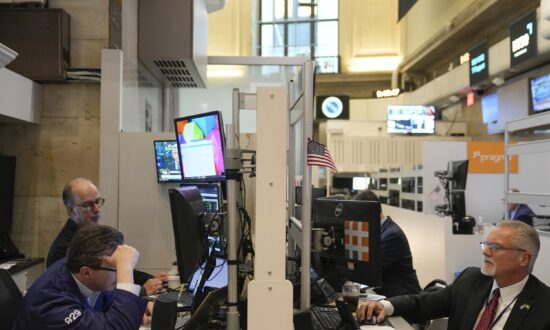 US Stock Indexes Fall as Lockdown Protests Spread in China