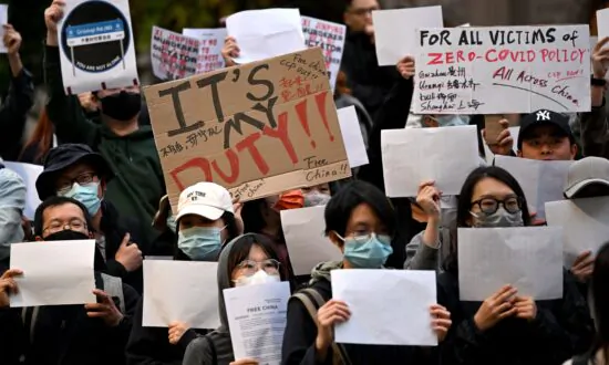 China’s Protests Over COVID Lockdowns Spread Abroad in Show of International Solidarity