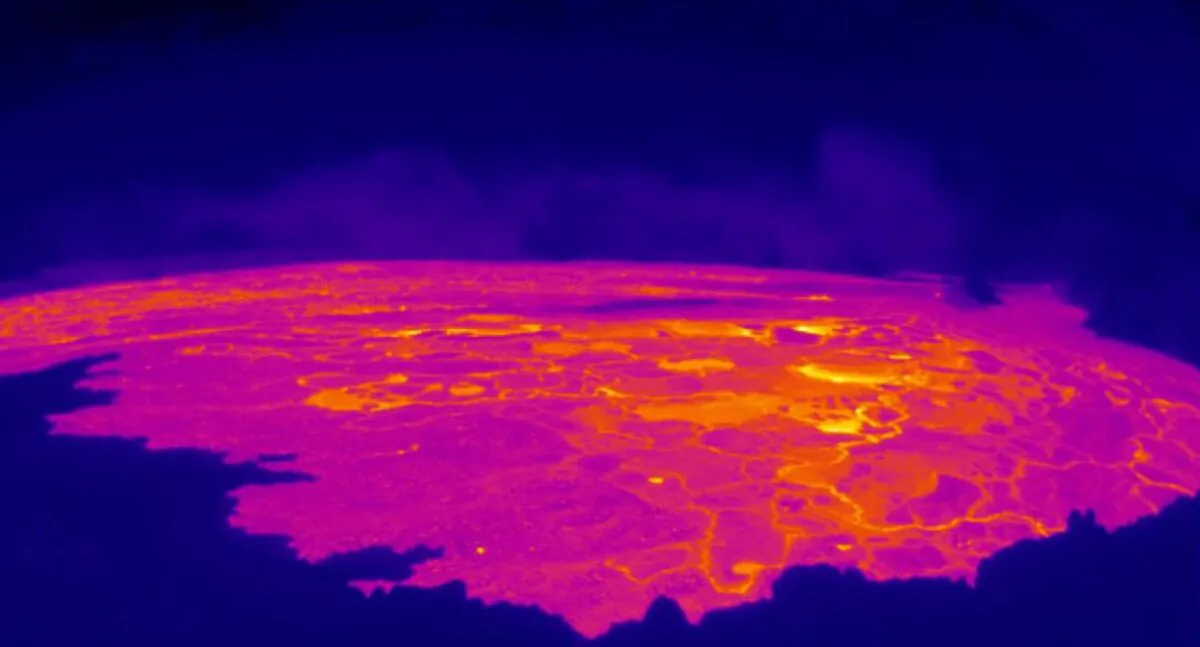 A thermal camera image shows Mauna Loa's summit caldera on Monday, Nov. 28, 2022. (USGS)