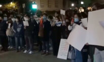 UC Berkeley Students Protest China’s COVID Lockdowns, Mourn Deaths of Urumqi Fire Victims
