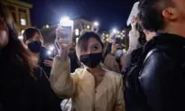 New Yorkers Protest China’s COVID-19 Lockdowns at Chinese Consulate, Mourn Deaths of Urumqi Fire Victims