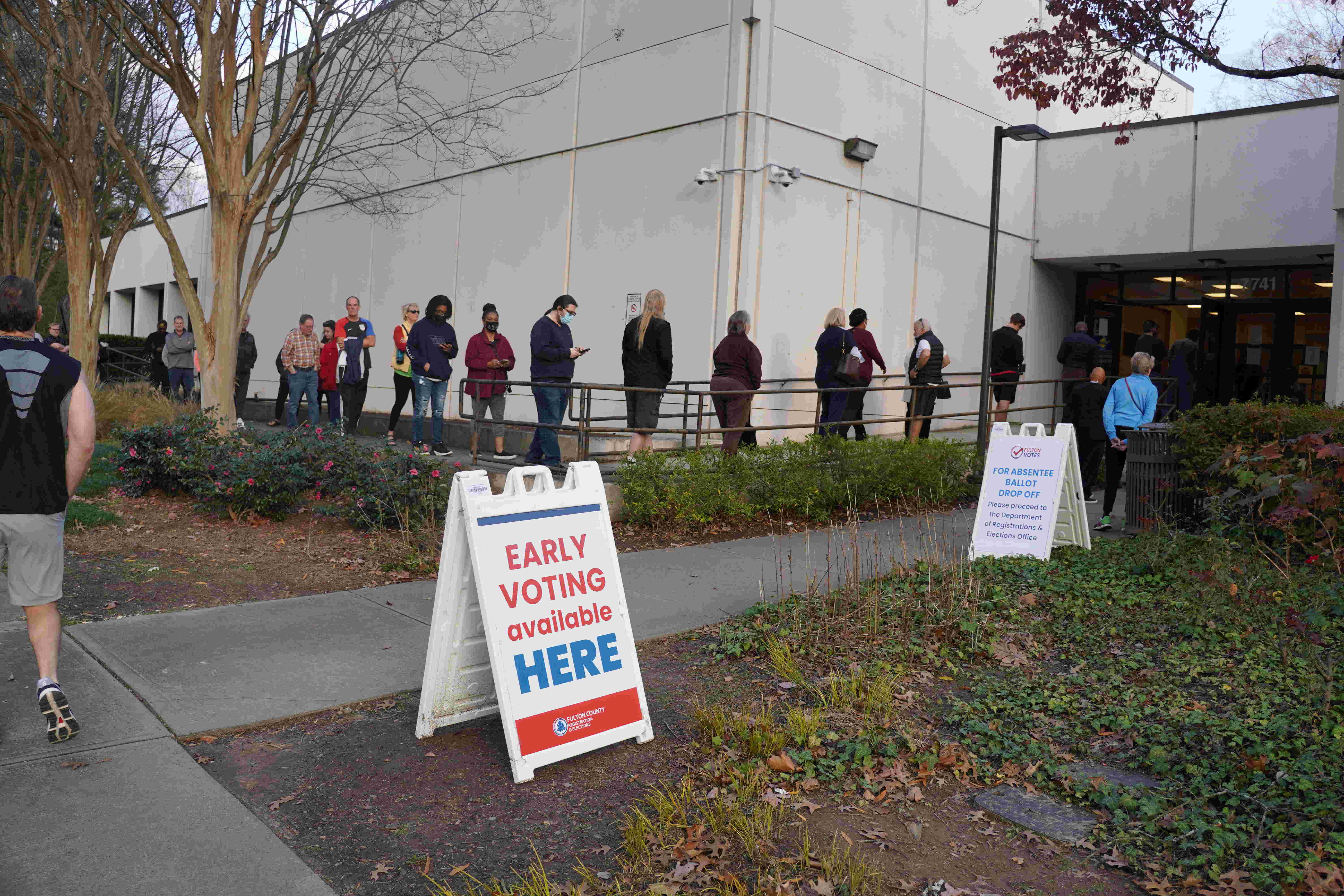 Record Numbers Turn Out For Early Voting in Georgia Senate Runoff - Vimarsana News