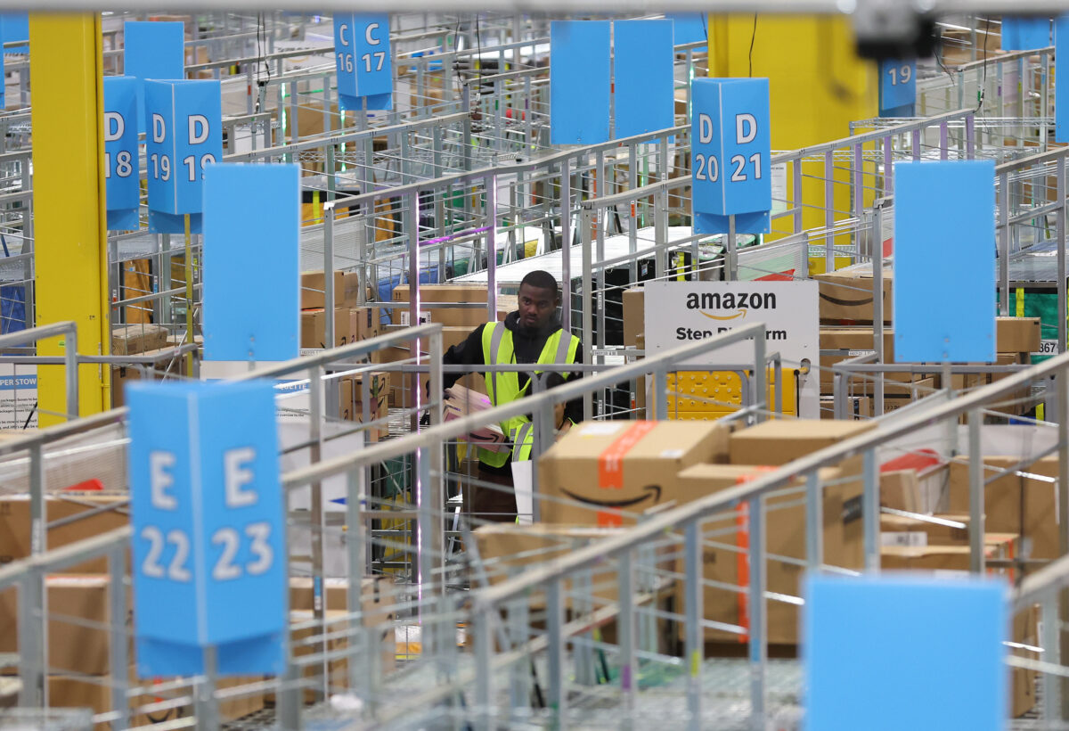 NextImg:Amazon Begins Job Cuts in HR and Cloud Units as Part of Latest Layoff Round