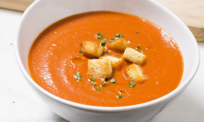 A Creamless Creamy Tomato Soup — Now That's Dreamy!