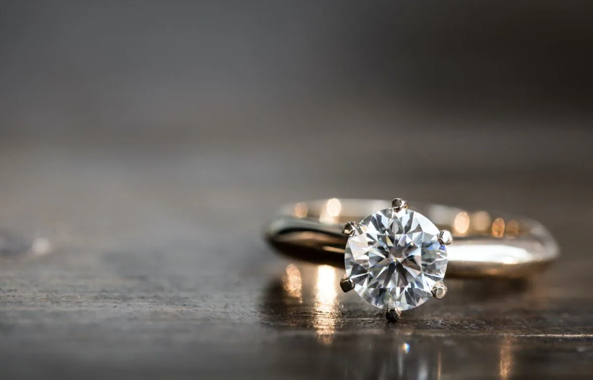 Readers ask Mary questions about unusual financial situations. (Levon Avagyan/Shutterstock)