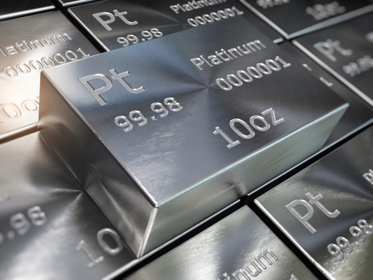 Platinum bars or ingots background. Precious metals. 3D illustration (Maxx-Studio/Shutterstock)
