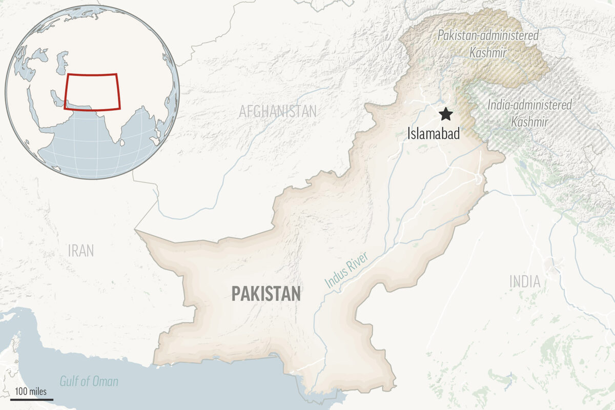 NextImg:22 People Killed in Bus, Car Collision in Pakistan