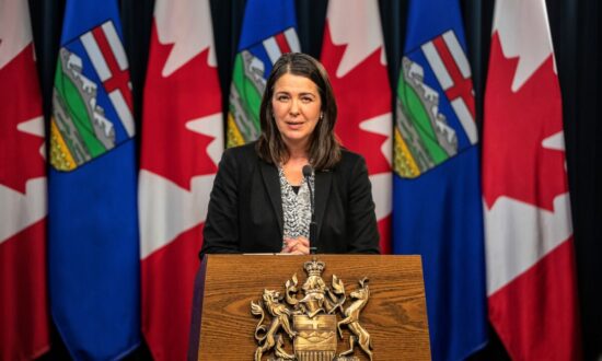 Alberta’s Sovereignty Bill Will Be Amended to Clarify Process, Says Premier Danielle Smith
