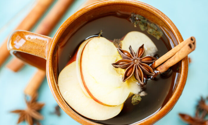 Spiced Apple Cider (Recipe)