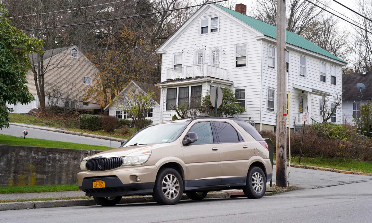 A car parks on the California Avenue in Middletown, N.Y., on Nov. 29, 2022. (Cara Ding/The Epoch Times)