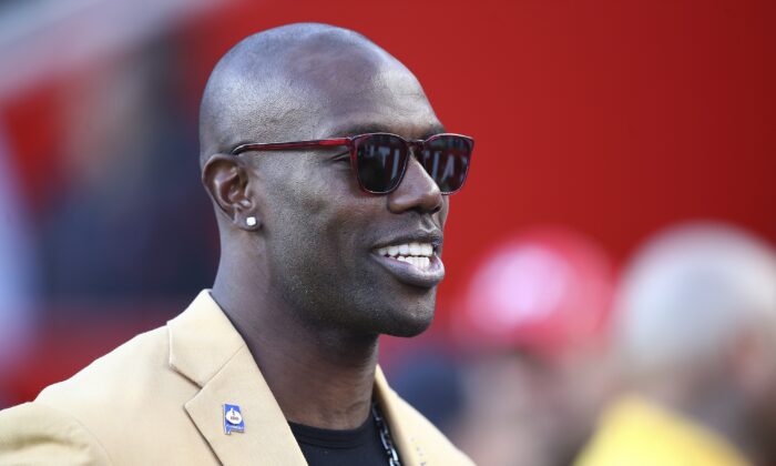 Former NFL wide   receiver Terrell Owens earlier  an NFL shot   crippled  betwixt  the San Francisco 49ers and the Oakland Raiders successful  Santa Clara, Calif., connected  Nov. 1, 2018. (Ben Margot/AP Photo)