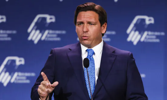 DeSantis Seeks Florida Grand Jury to Investigate COVID Vaccine ‘Wrongdoing’