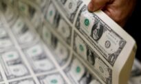 Dollar Slips as Euro Picks Up Ahead of US Jobs Data