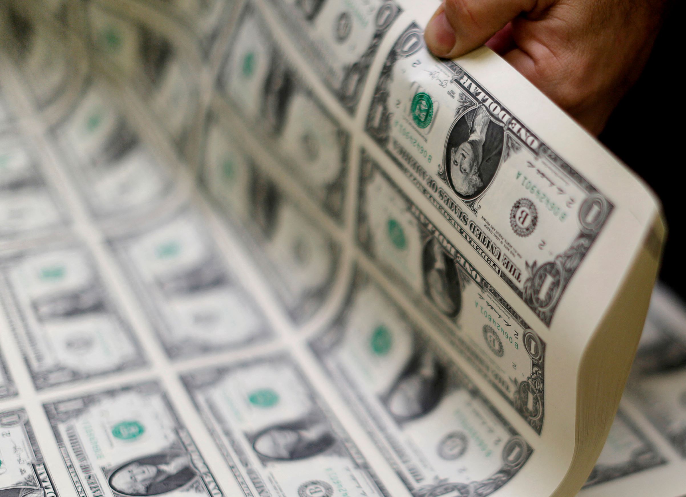 Dollar Peels Off 2-Week Lows Ahead of Central Bank Deluge - Vimarsana News