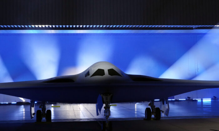 Pentagon Debuts New Stealth Bomber, The B-21 Raider, Amid Rising China ...