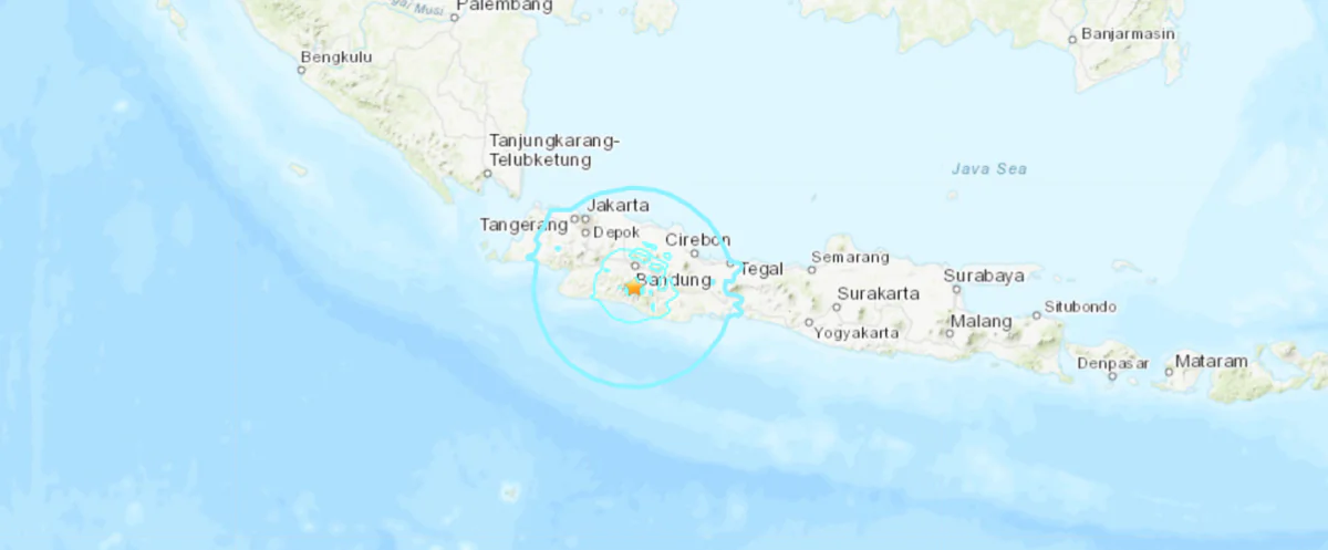 A map shows the location of a magnitude 6.4 quake which hit Indonesia's West Java area on Dec. 3, 2022. (USGS/Screenshot via The Epoch Times)