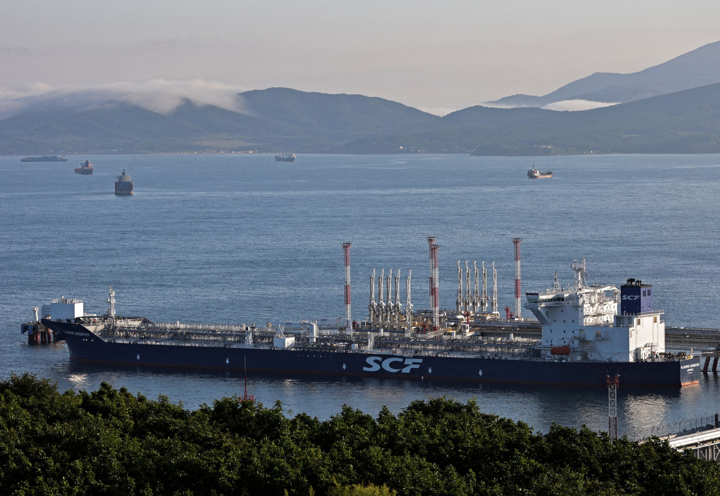 Oil Steady as Market Juggles Supply and Demand Fears - Vimarsana News