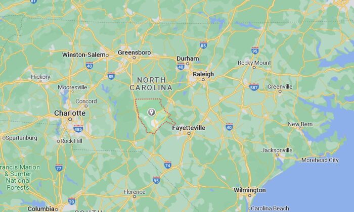 2022 年 12 月 3 日和 12 月 4 日，北卡罗来纳州摩尔县报告停电。官方表示可能涉及犯罪活动。  （谷歌地图/媒体截图）
