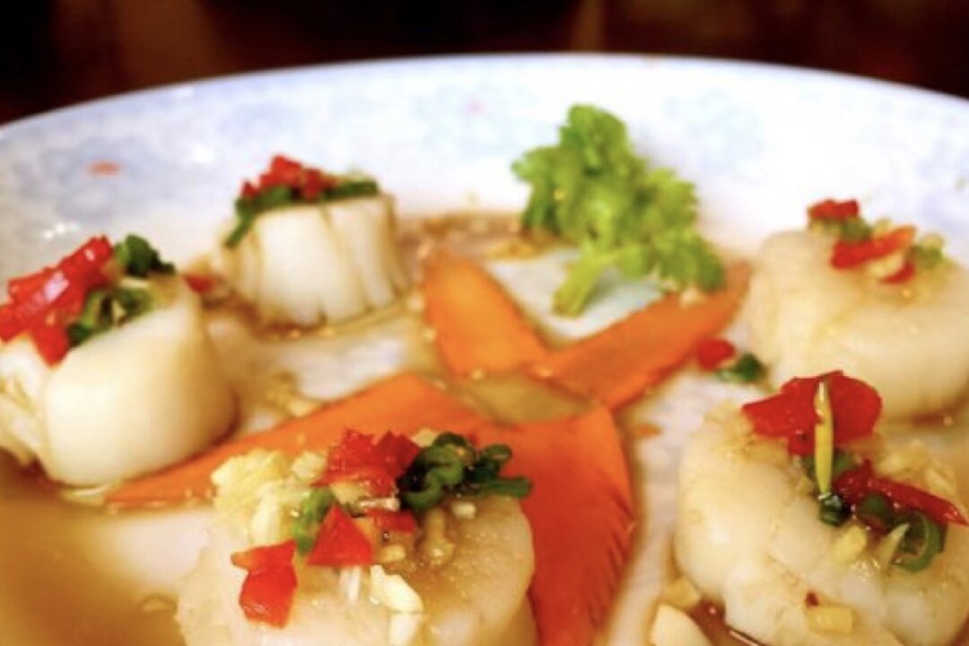 The Centre for Food Safety reminds the public to avoid shellfish viscera to prevent shellfish poisoning. ("CiCi's Food Paradise" on NTD Television)