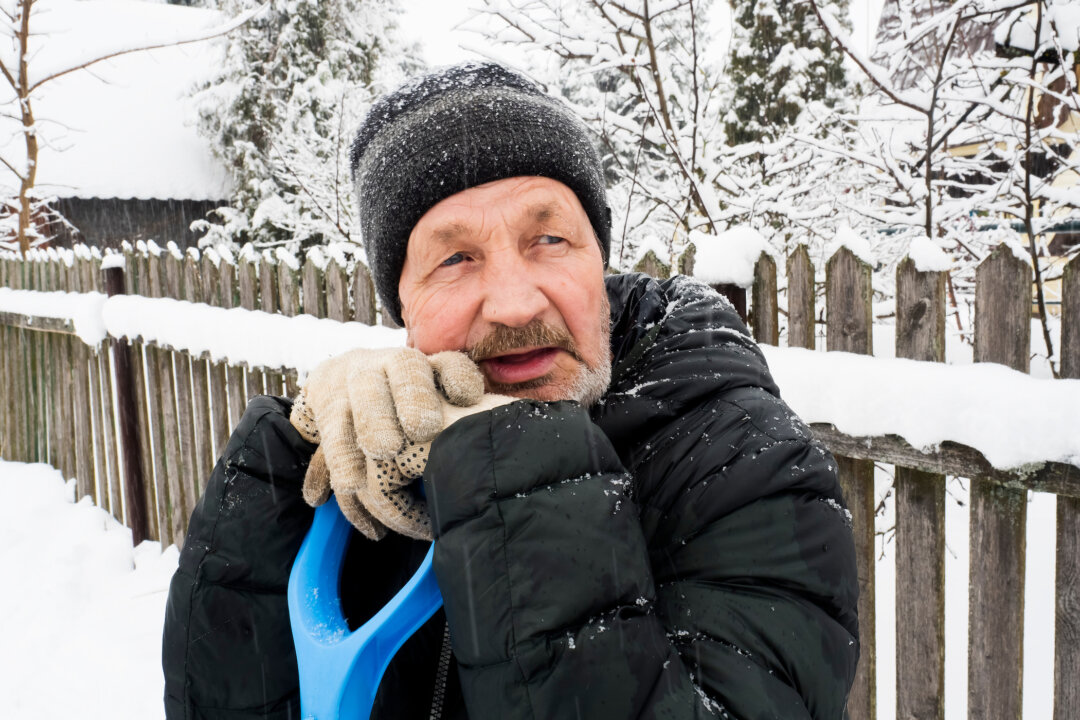 With proper preparation and mindful attention to the actions you take while shoveling, snow clearing doesn’t have to be a tedious or difficult winter task. (Oleg Golovnev/Shutterstock)