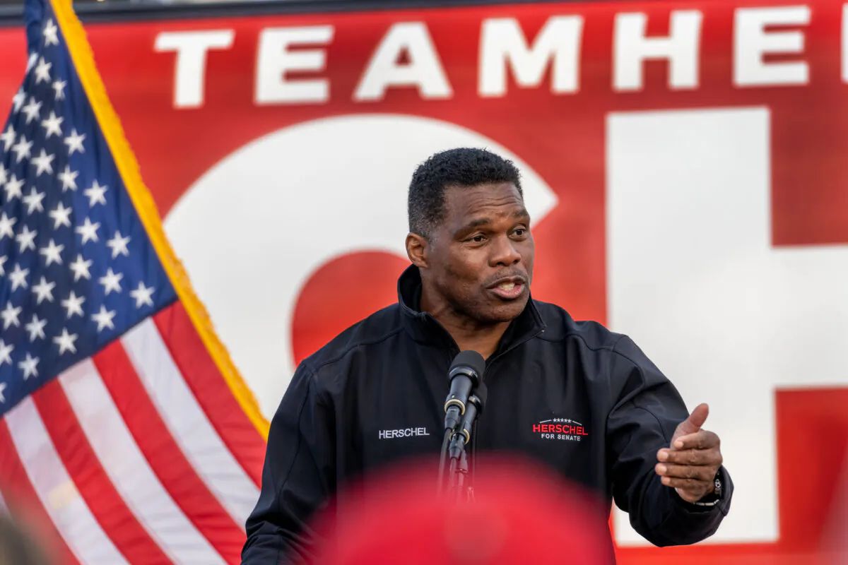 Herschel Walker campaigns in Loganville, Georgia,  Dec. 4, 2022, two days before the Senate runoff election. (Photo by Phil Mistry/PHIL FOTO.)