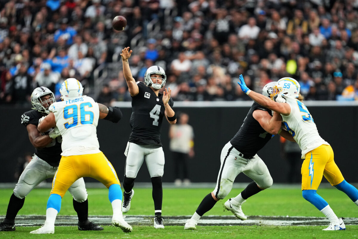 Carr-Adams connection rallies Raiders past Chargers 27-20