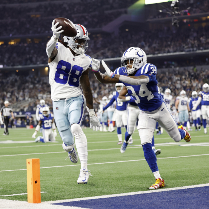 Cowboys Score 33 Points in 4th Quarter, Rout Colts 54-19 - Bloomberg