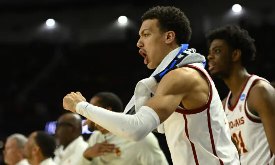 Kobe Johnson Comes Through Late as USC Downs Oregon State