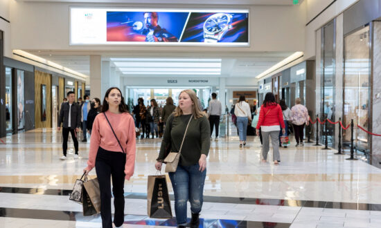 Sharp Slowdown Lowers Fourth-Quarter US GDP Ahead of Banking Crisis