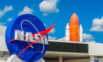 Kennedy Space Center Introducing New Projection Show for Holidays