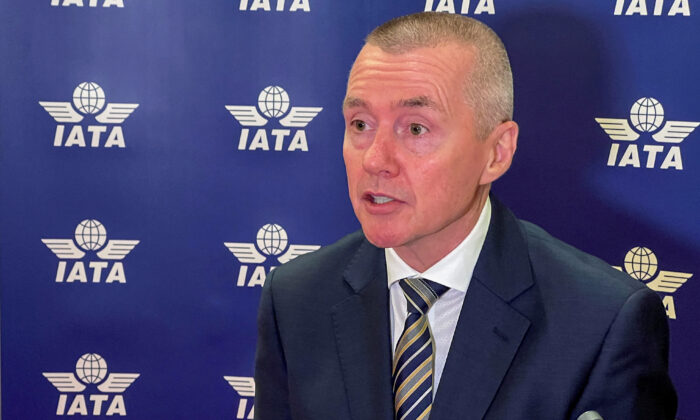 2022 年 6 月 19 日，全球航空业机构国际航空运输协会 (IATA) 总干事 Willie Walsh 在卡塔尔多哈接受路透社采访。（Imad Creidi/Reuters）